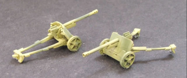 PAK 38 A.T. Guns (x1 Limbered, x2 Firing)